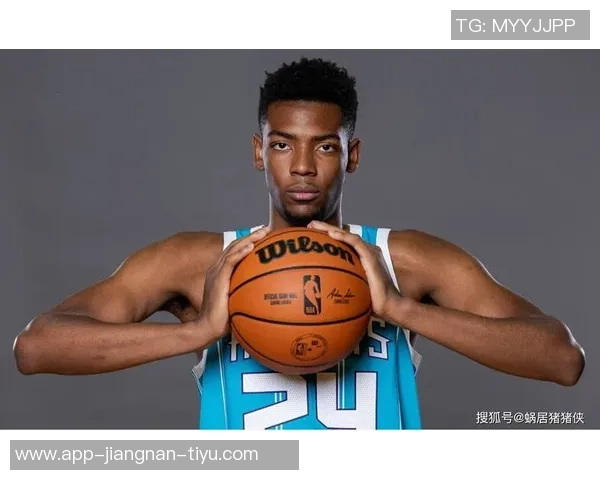 小里弗斯称赞爱德华兹本赛季表现被低估强调其始终保持高水平竞技状态